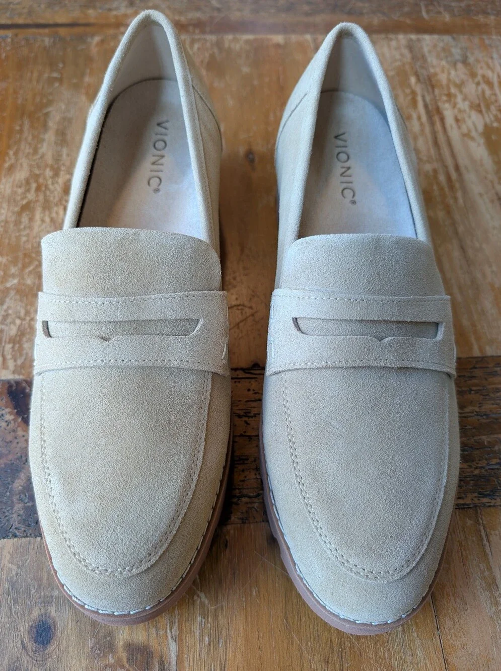Vionic Cheryl ll Light Weight Arch Support Beige Suede Loafers Size 9
